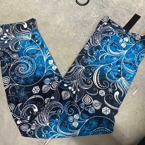 Beautiful teal and navy Capri leggings.